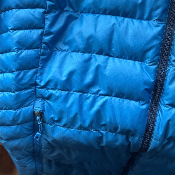 Patagonia Women's Vibrant Blue Down Sweater - Picture 13 of 16